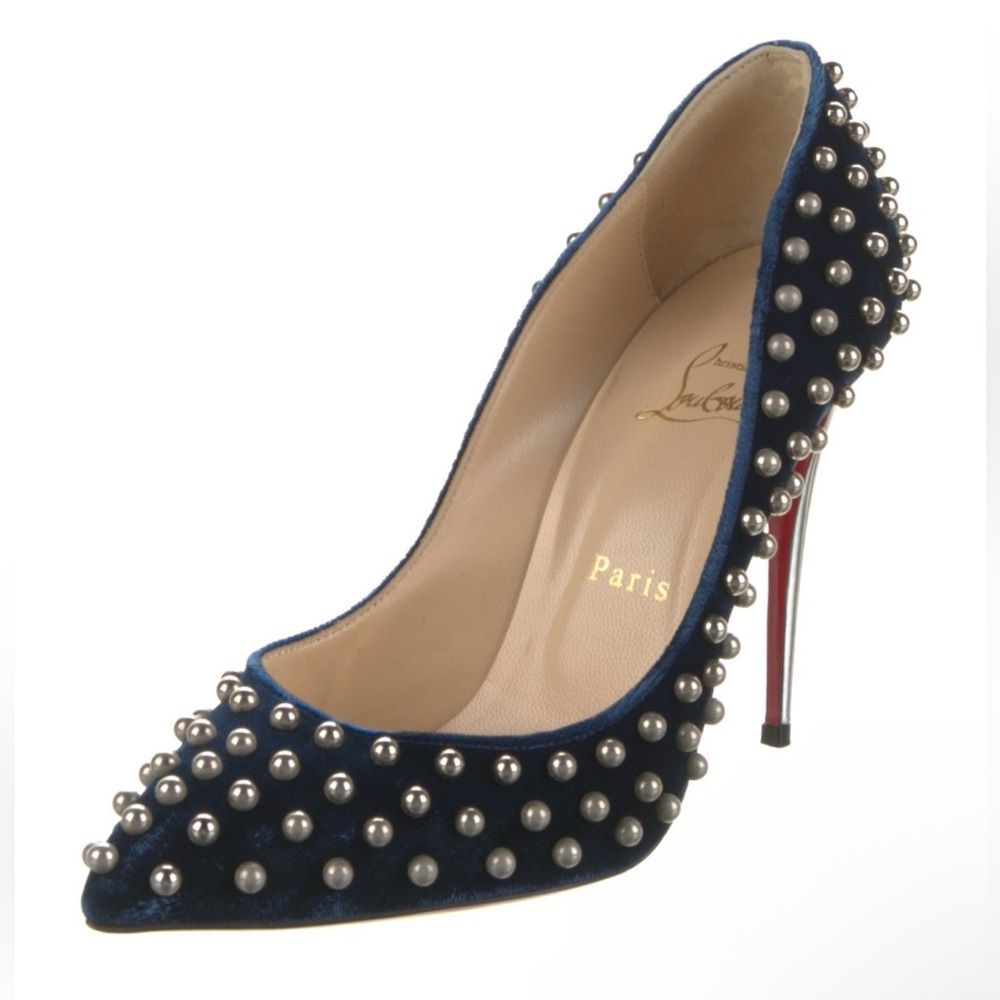 $1,080 Christian Louboutin Velvet Heel